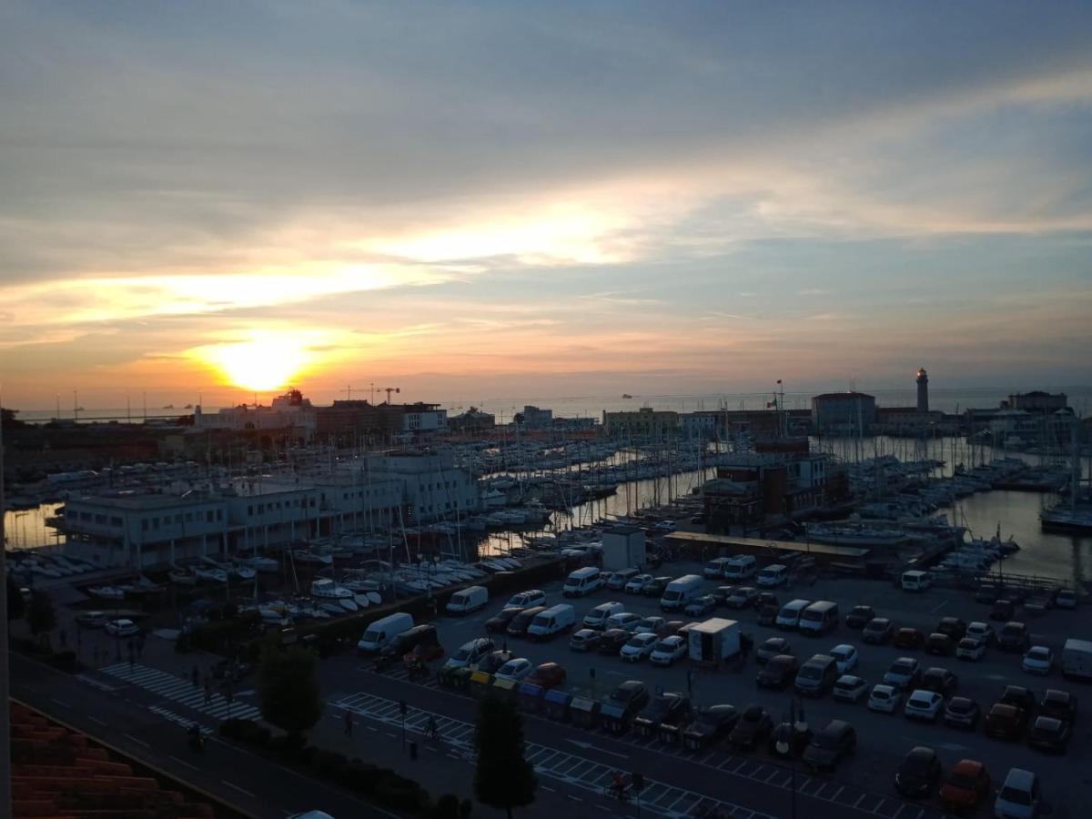 Mansarda Centrale Vista Mare Appartement Triëst Buitenkant foto